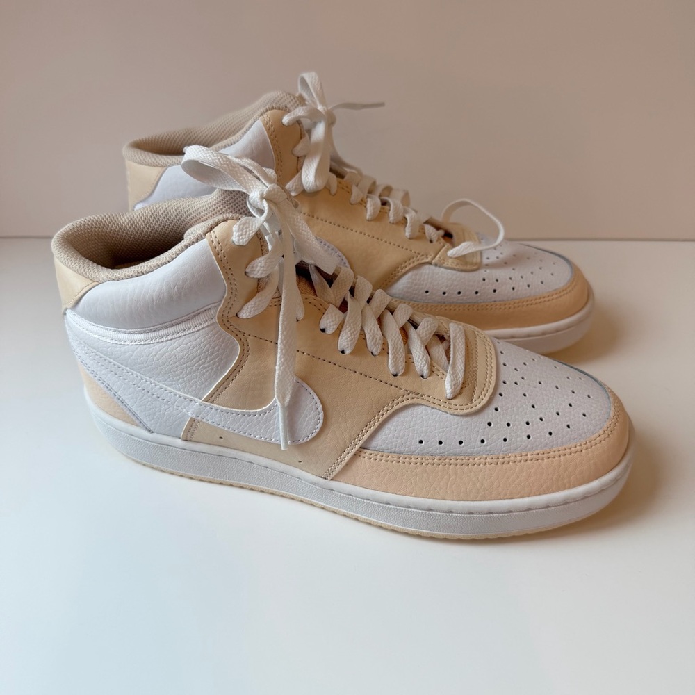 NEW Nike Women’s Court Vision Mid - Sz 10